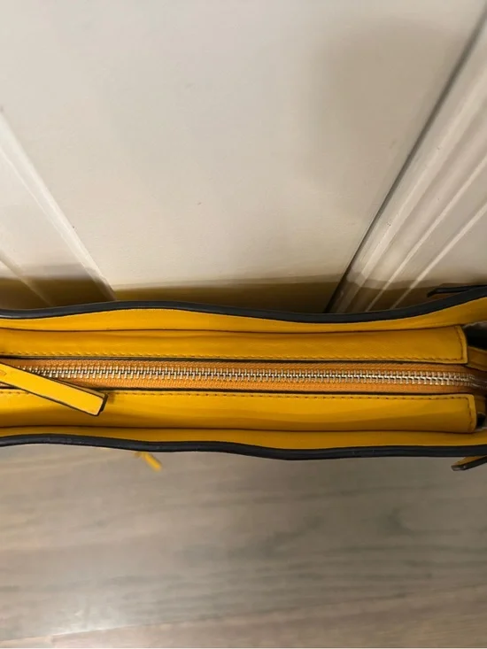 Tory Burch Moto Swingpack Mustard Yellow Leather - Picture 7 of 16